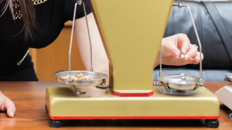 ทอง 18K กับทอง 96.5% ต่างกันอย่างไร? เลือกแบบไหนดีให้คุ้มค่า